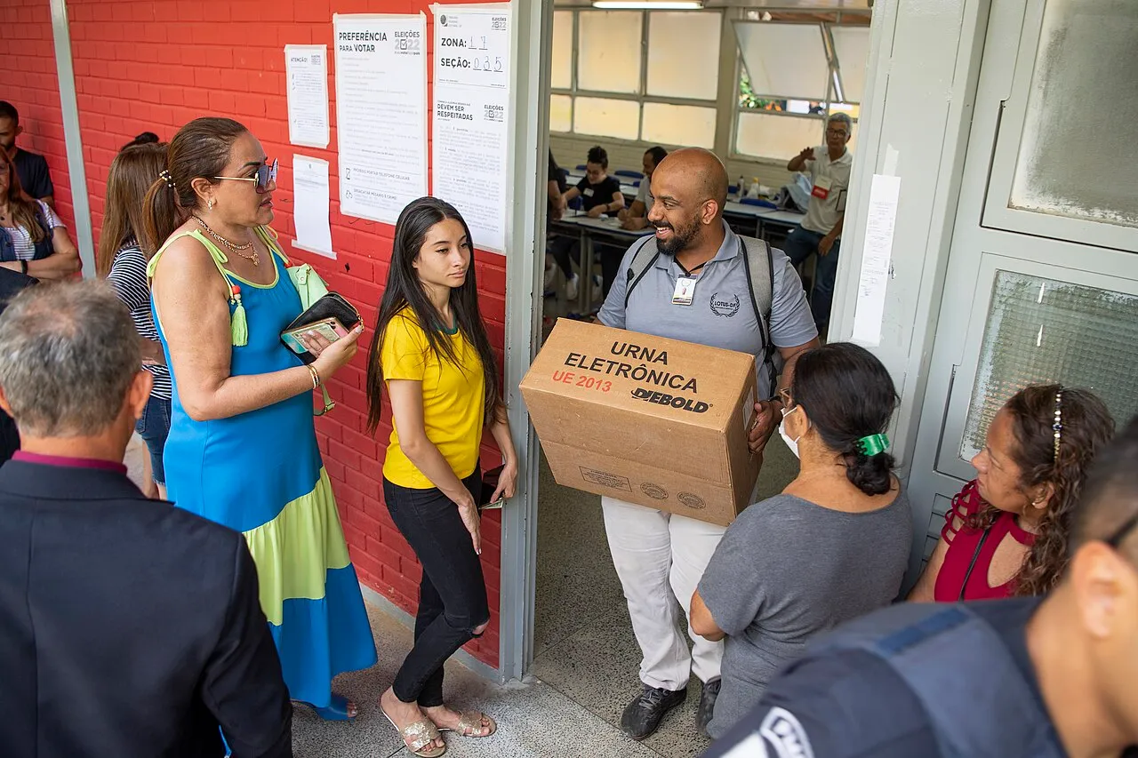 Urna eletrônica usada na votação do segundo turno de 2022, em escola do Gama, no Distrito Federal